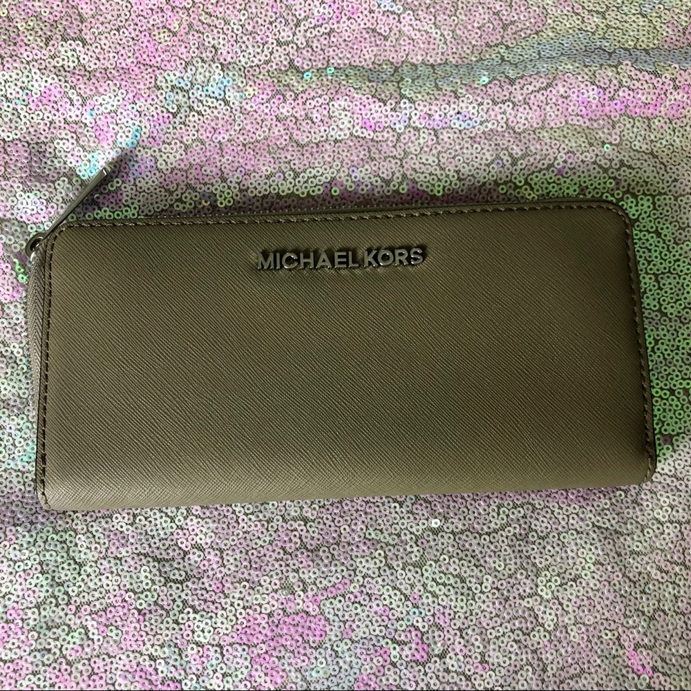 NWT Michael Kors wallet